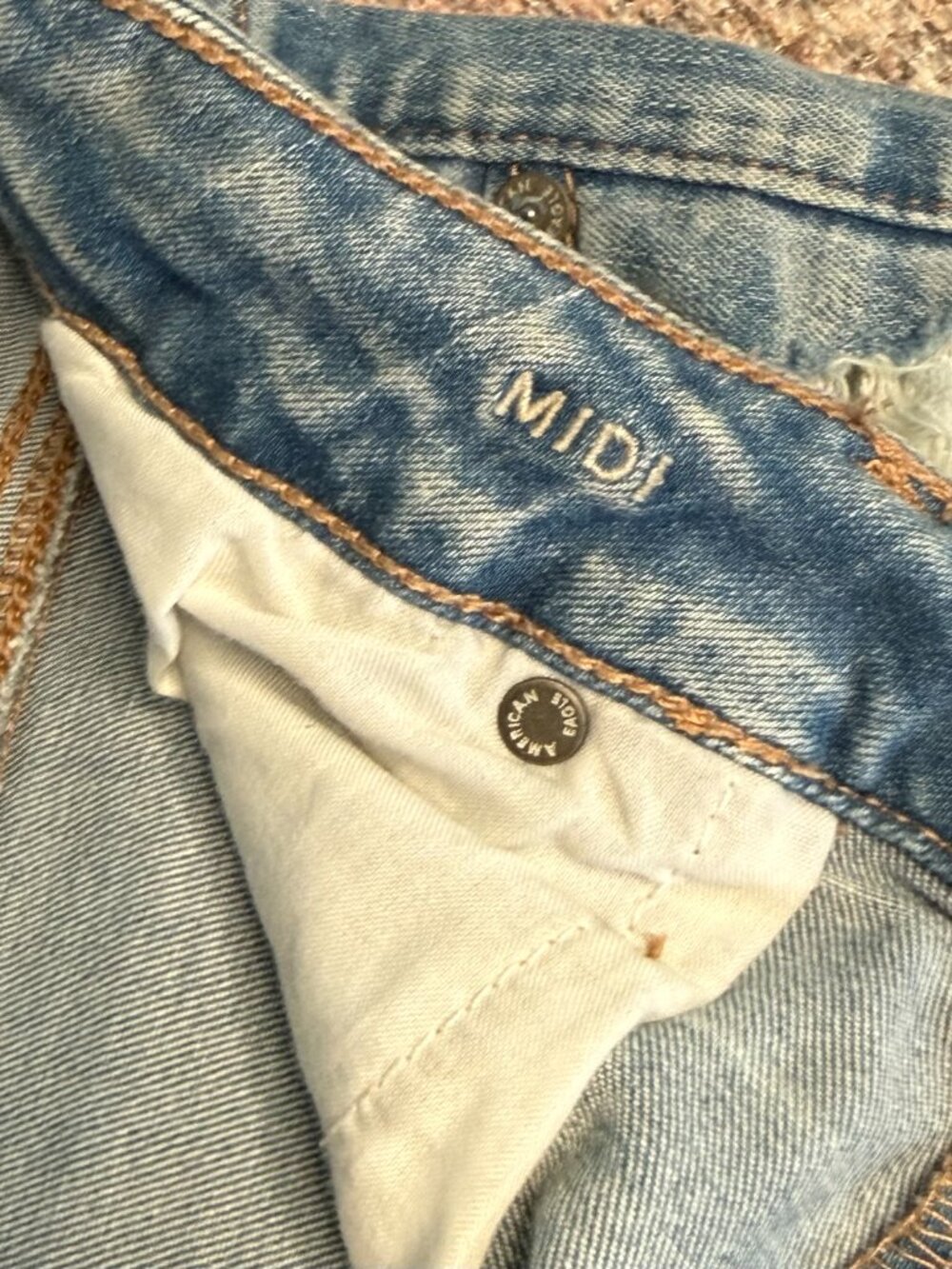American Eagle Midi Women's Next Level Stretch Denim Shorts Size 12 - Picture 4 of 5